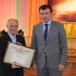 Депутат Дмитрий Жуков поздравил серовчан со 125-летием города и Днем металлурга
