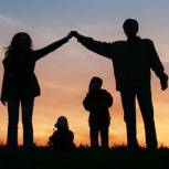 Государственная Дума одобрила в III чтении законопроект об увеличении пособий на детей до трех лет для нуждающихся семей
