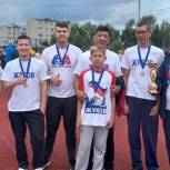 Партийцы Жуковского района поздравили участников соревнований по флорболу