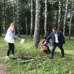 Дмитровские партийцы проверили качество уборки территории парков
