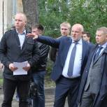 Во дворах Ленинского района заасфальтировано более 8 тысяч кв. м, отремонтировано 30 входных групп и установлено освещение