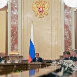 Медведев: Нужно подготовить документы для награждения посадившего A321 в Жуковском экипажа