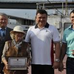 Барнаульские депутаты продолжают традицию речных прогулок для ветеранов