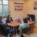 В Мурманске в приемной провели тематический прием по вопросам ЖКХ