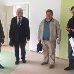В Тюменской области партийцы проконтролировали строительство детского сада на 500 мест