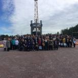 Борис Хохряков вручил награды Думы округа сотрудникам нефтяной отрасли