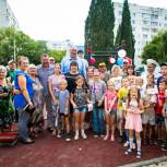 Саблин и Валуев приняли участие в открытии спортивной площадки в Севастополе