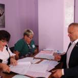 Суббот проголосовал на избирательном участке в Меленске