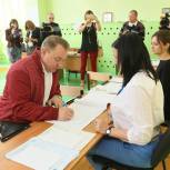 Глава Сергиево-Посадского района Михаил Токарев проголосовал на выборах в Совет депутатов 