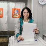 В Долгопрудном проголосовала кандидат в депутаты Ксения Слободчук