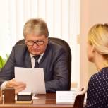 Владимир Ходырев окажет содействие в установке детского игрового оборудования