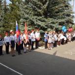 В Тимской школе единороссы открыли мемориальную доску в честь Героя Советского Союза