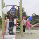 В селе Бобровы Дворы Губкинского городского округа открыли  детскую площадку
