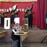 Шлемами виртуальной реальности, квадрокоптерами и 3D-принтерами оснастили сельские школы