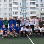 Партийцы Сергиева Посада организовали футбольный матч в Загорских Далях на новой спортивной площадке