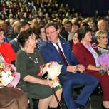 Губернатор поздравил педагогов Самарской области с Днем учителя