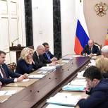 Регионы до конца года утвердят паспорта требующих ремонта медучреждений