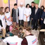 В больнице Гуково при поддержке партийцев впервые открылась детская игровая комната