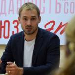 Антон Шипулин провел личный прием граждан в Красноуральске