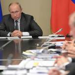 Путин попросил чиновников не относиться формально к обращениям людей из пострадавших от наводнения регионов