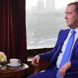 Москва готова оказывать Сербии помощь в сохранении суверенитета - Медведев