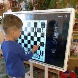 Троицкие школьники и детсадовцы осваивают шахматы