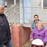 «Единая Россия» оказала содействие в установке пандуса для инвалида