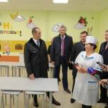 Новая школа: Михаил Игнатьев посетил ядринскую начальную школу