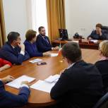 Максимова провела круглый стол с координаторами партпроектов в Хакасии