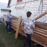 Брянские молодогвардейцы помогли почётному гражданину г. Дятьково в благоустройстве придомовой территории 