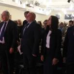 Более 250 человек получили партийные билеты «Единой России» в Ленинском районе