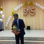 Сергей Мухин поздравил пикалёвскую школу с 95-летием