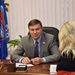 Депутата поблагодарили за установку детской площадки во дворе воронежской многоэтажки