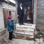 Яковлевские партийцы помогают пожилым людям