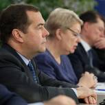 Новое здание школы на селе можно не строить там, где достаточно отремонтировать уже существующее – Медведев