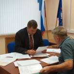 Депутат ЗСО Андрей Макаров провел прием граждан по личным вопросам.