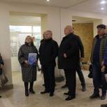 Ход капитального ремонта поликлиники проинспектировали подольский партийцы