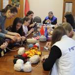 Молодогвардейцы Лыткарина организовали мастер-класс по вязанию 