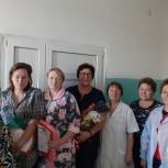 Глушковские партийцы поздравили молодых мам района