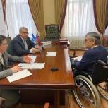 Приём Игоря Сапко: помощь маломобильным гражданам и внесение изменений в законодательство