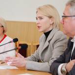 Аршинова приняла участие в круглом столе на тему введения ЕГЭ по иностранному языку в Чувашии