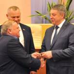  Александр Богомаз в Клинцах вручил ключи от новой спецтехники для коммунальных предприятий