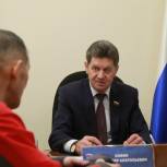 Тюменские единороссы за неделю личных приемов приняли свыше трех тысяч граждан