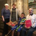 В Глушковском районе партийцы поздравили семью с 62-й годовщиной совместной жизни