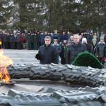 Челябинские партийцы почтили память Неизвестного солдата