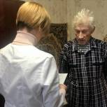 «Здоровое будущее»: Врачи провели очередной выездной прием на дому для пожилых людей