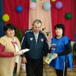 В Железногорском районе партийцы вручили подарки людям с ограниченными возможностями здоровья