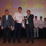 Лучших волонтёров наградили в Акушинском районе