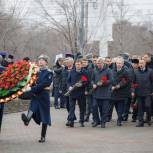 Владимир Нетёсов и депутаты-единороссы почтили память Героев Отечества