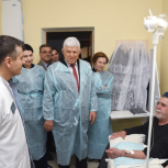 Хизри Шихсаидов посетил Махачкалинскую городскую клиническую больницу №1